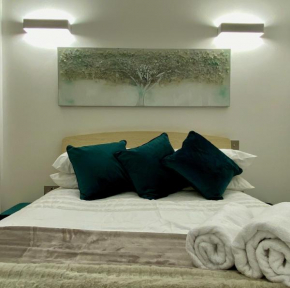 Cosy Exec Base - Entire Apartment - Home away from home by HBN